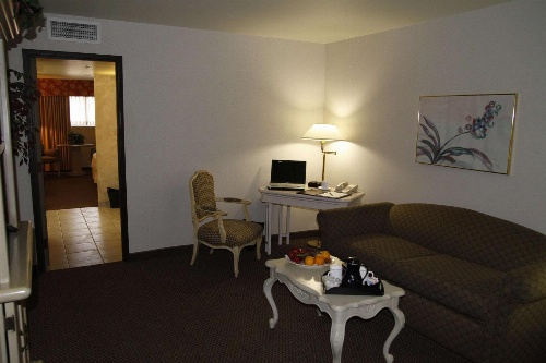 Ramada by Wyndham Viscount Suites Tucson East image 4